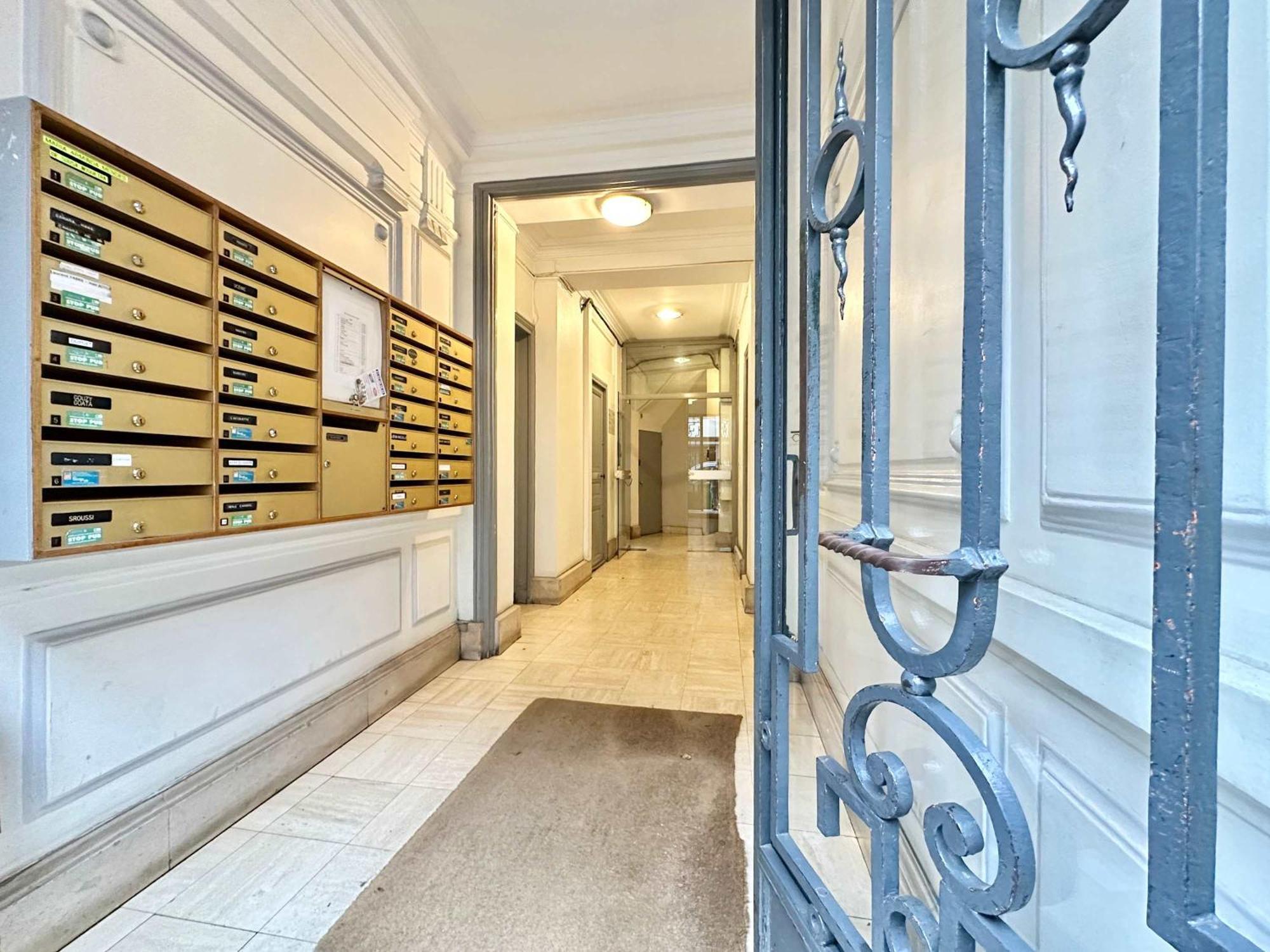 Porte De Versailles - Executive With Lift For 4 * Parigi